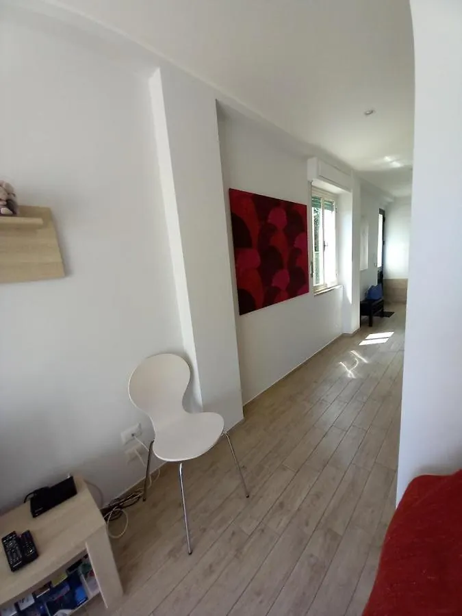 Marina'S Apartment Таормина